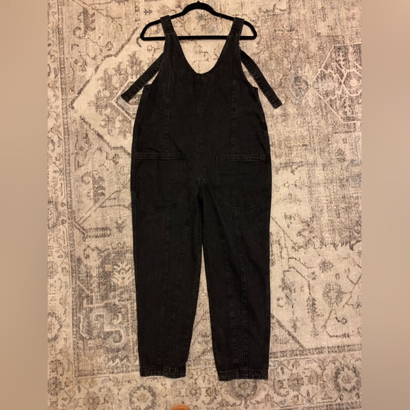 Stylish Black Overalls - Picture 2 of 3